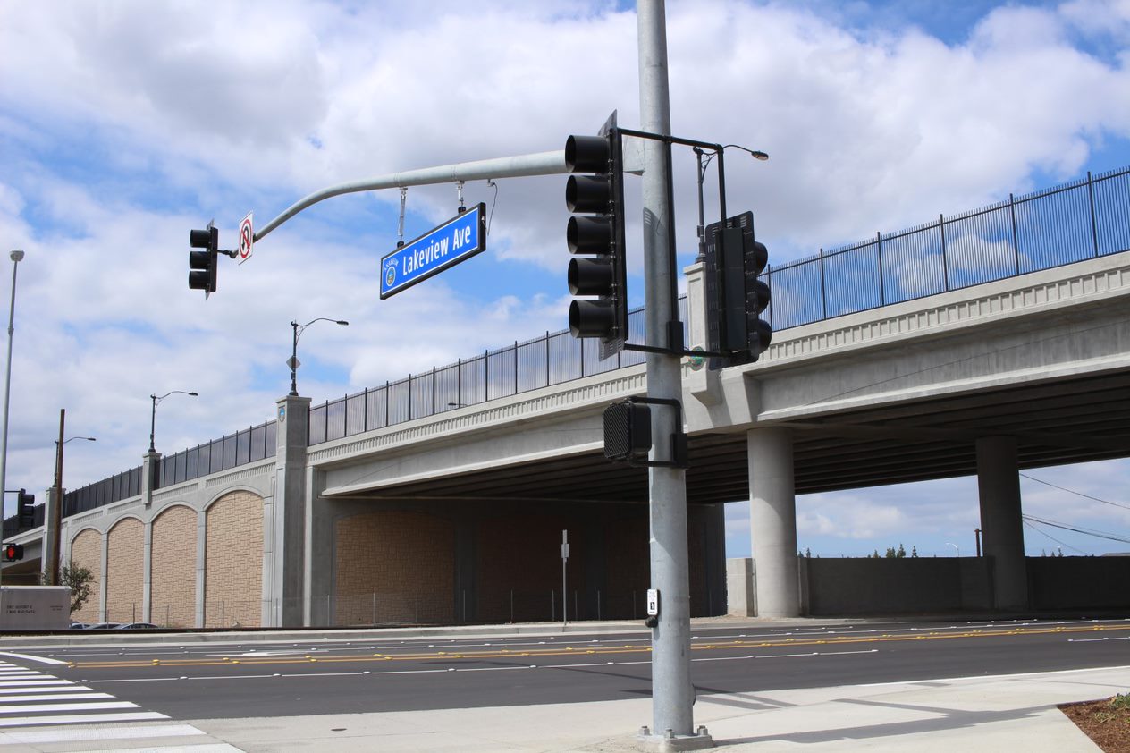 Lakeview Avenue Overcrossing (Completed)
